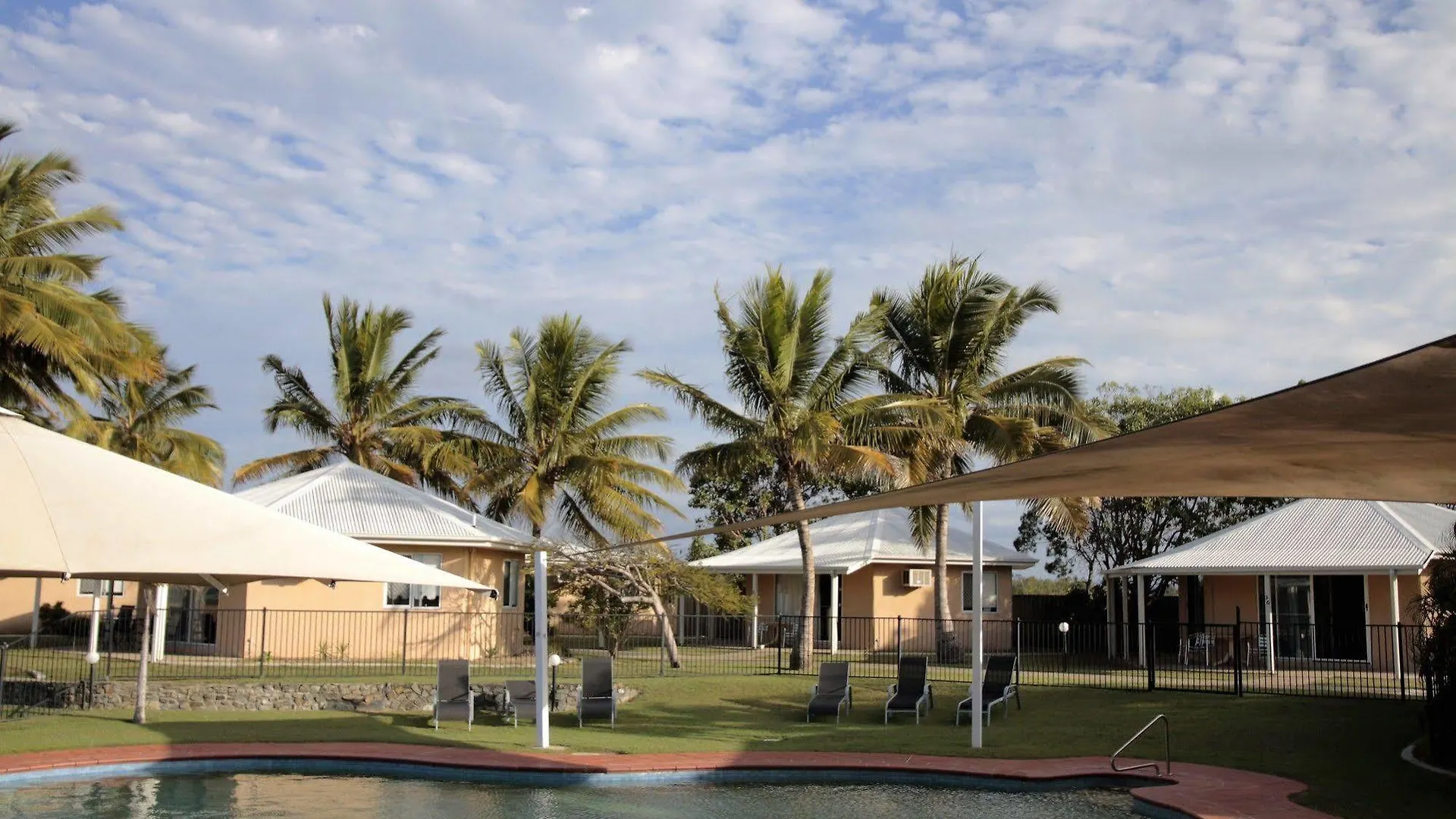 Illawong Beach Resort Mackay