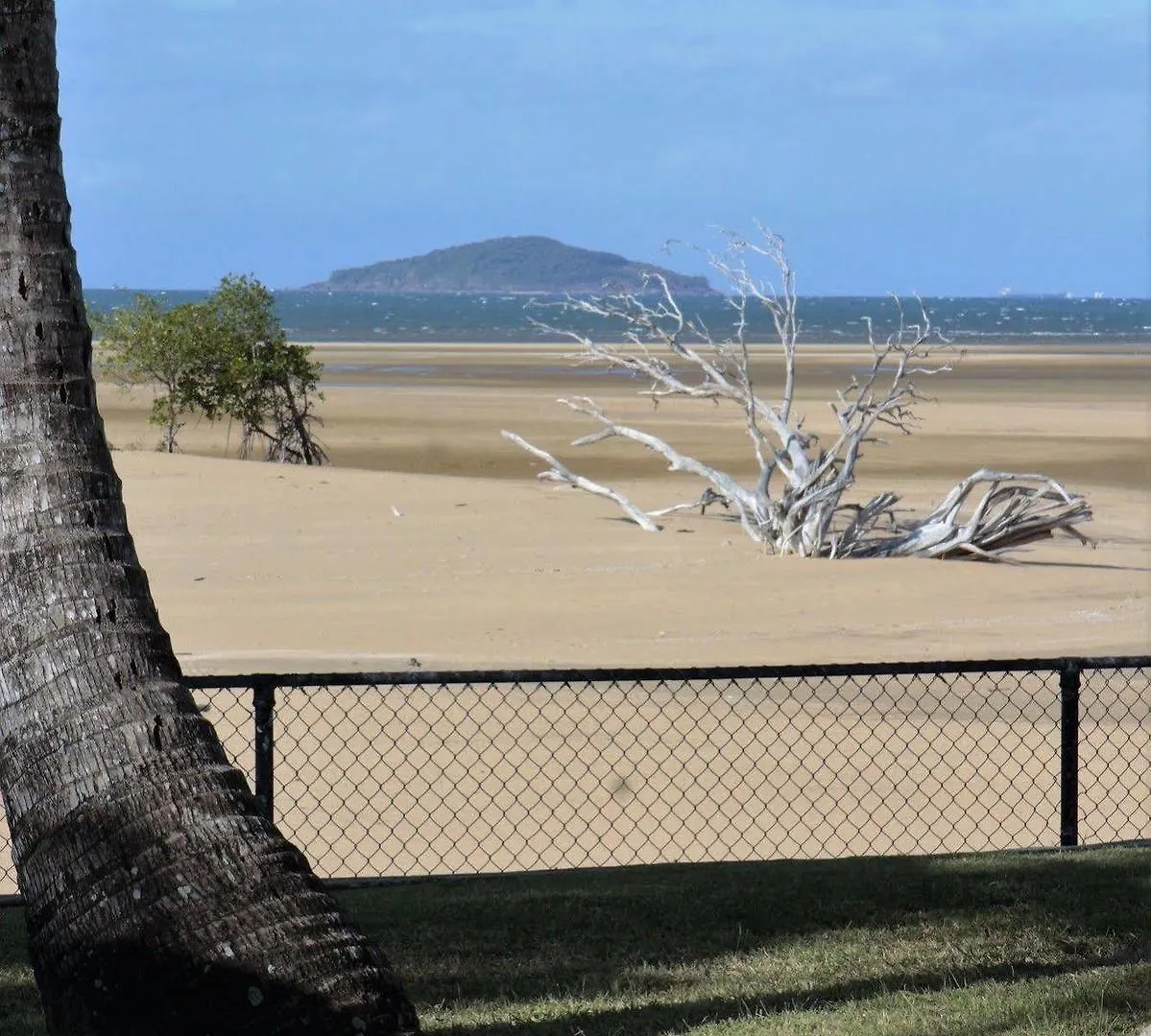Illawong Beach Resort Mackay