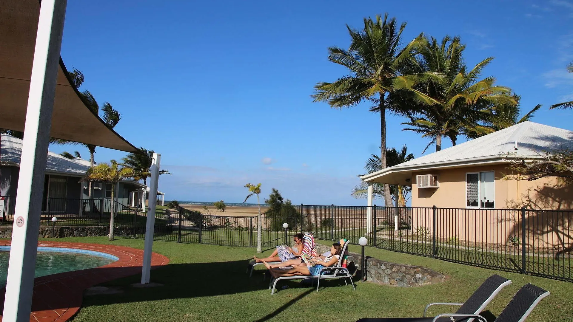 Illawong Beach Resort Mackay