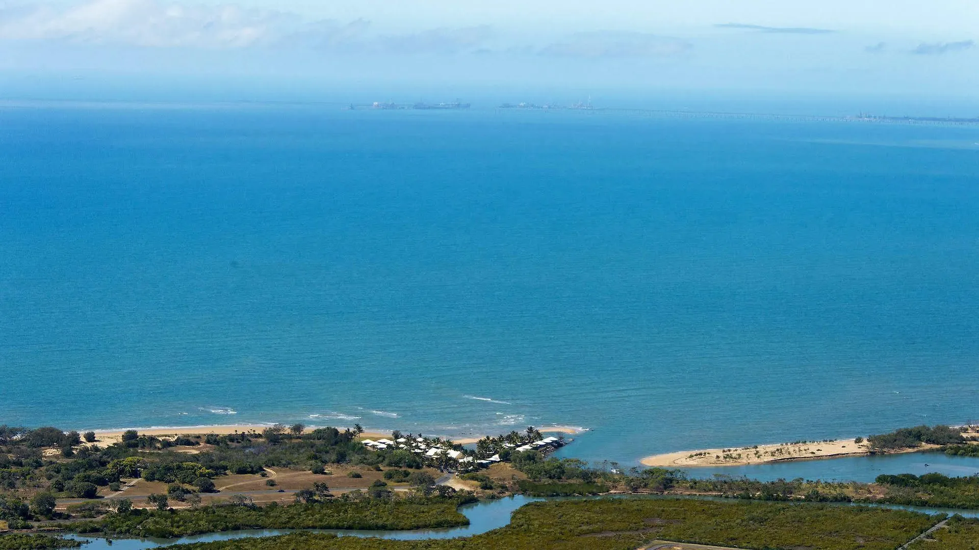 Illawong Beach Resort Mackay