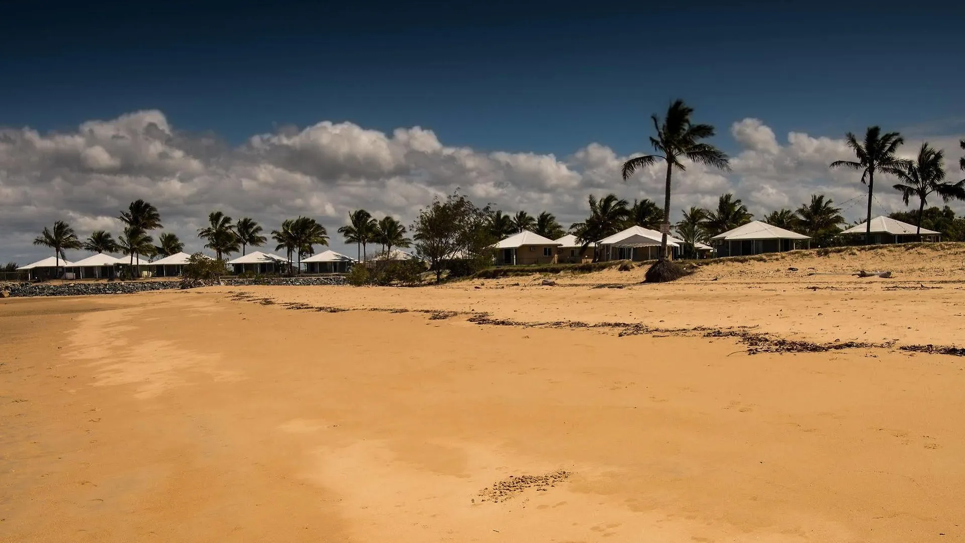 Illawong Beach Resort Mackay